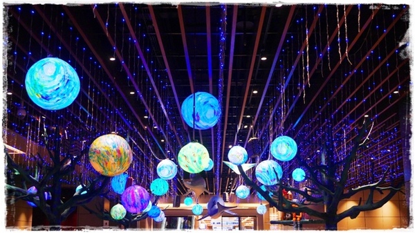 台北Citylink(南港店):【台北◍•ᴗ•◍南港】展覽・幾米 「吹泡泡裝置展」(內含展覽詳細擺放地點與介紹)CITYLINK南港百貨・捷運南港站✯幾米景點|幾米閃亮夢幻造景彩繪牆!真的假的啊?