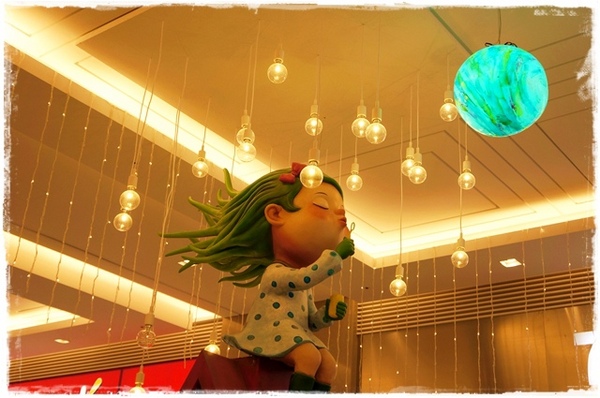 台北Citylink(南港店):【台北◍•ᴗ•◍南港】展覽・幾米 「吹泡泡裝置展」(內含展覽詳細擺放地點與介紹)CITYLINK南港百貨・捷運南港站✯幾米景點|幾米閃亮夢幻造景彩繪牆!真的假的啊?