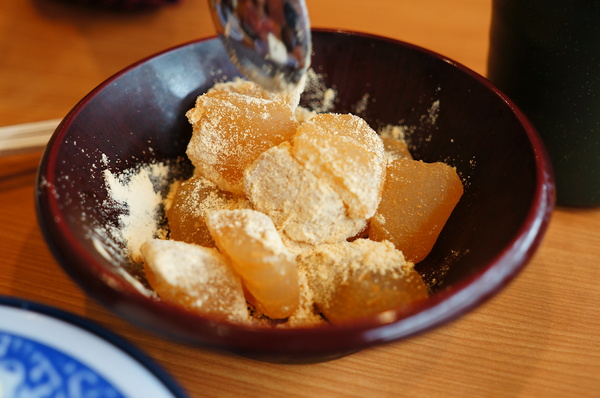 くら寿司藏壽司 Kura Sushi(松江南京店):(胖樺食記)台北市松江南京站くら寿司藏壽司Kura Sushi。物超所值迴轉壽司搭配高噱頭扭蛋。