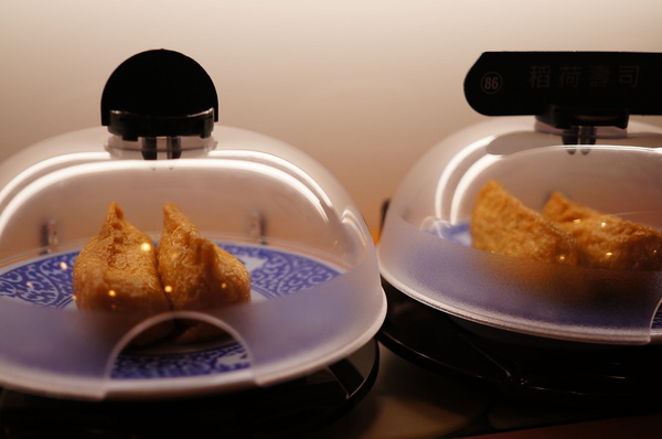 くら寿司藏壽司 Kura Sushi(松江南京店):(胖樺食記)台北市松江南京站くら寿司藏壽司Kura Sushi。物超所值迴轉壽司搭配高噱頭扭蛋。