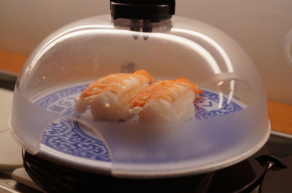 くら寿司藏壽司 Kura Sushi(松江南京店):(胖樺食記)台北市松江南京站くら寿司藏壽司Kura Sushi。物超所值迴轉壽司搭配高噱頭扭蛋。