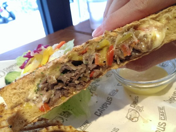 CAMPUS CAFE(忠孝店)：《台北》CAMPUS CAFE│校園新美式風味餐廳 內有活招牌@忠孝復興站