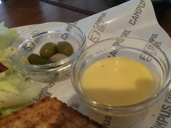 CAMPUS CAFE(忠孝店)：《台北》CAMPUS CAFE│校園新美式風味餐廳 內有活招牌@忠孝復興站