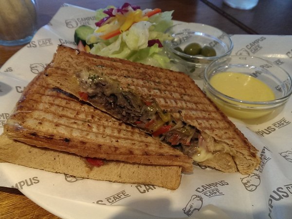 CAMPUS CAFE(忠孝店)：《台北》CAMPUS CAFE│校園新美式風味餐廳 內有活招牌@忠孝復興站