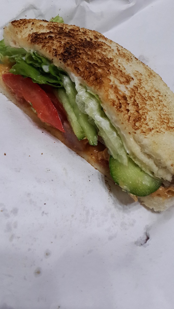 日式早餐碳烤三明治：食。新北蘆洲區。豐富一天的開始，日式碳烤土司讓你飽足又滿意