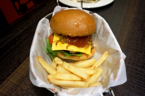 11oz COFFEE：[信義安和] 平價輕食咖啡 -11oz COFFEE  美味不貴!