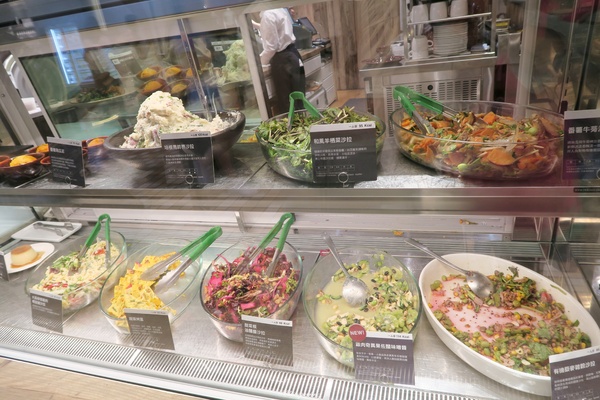 無印良品 Cafe & Meal MUJI (阪急店)：台北捷運市府站Café&Meal MUJI~無印良品也跨足餐飲界啦