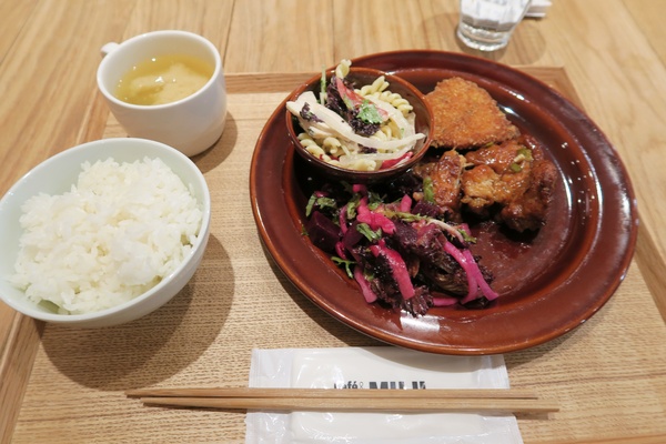 無印良品 Cafe & Meal MUJI (阪急店)：台北捷運市府站Café&Meal MUJI~無印良品也跨足餐飲界啦