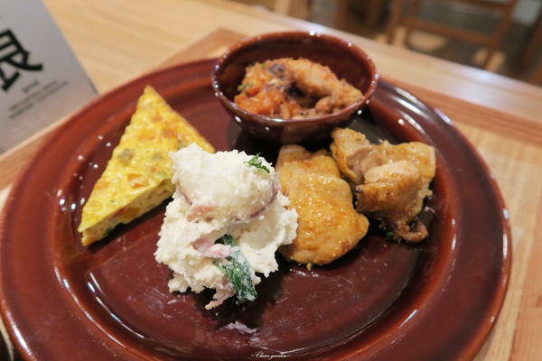 無印良品 Cafe & Meal MUJI (阪急店)：台北捷運市府站Café&Meal MUJI~無印良品也跨足餐飲界啦