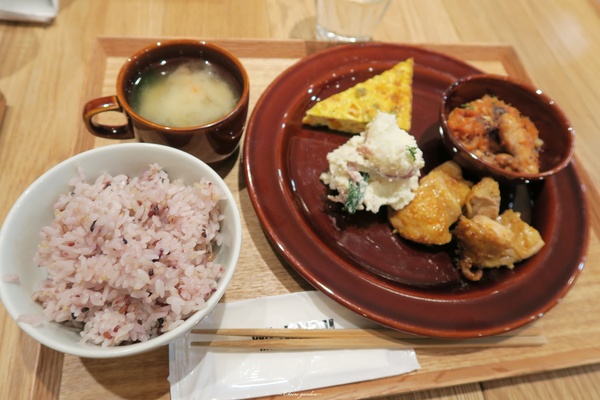 無印良品 Cafe & Meal MUJI (阪急店)：台北捷運市府站Café&Meal MUJI~無印良品也跨足餐飲界啦
