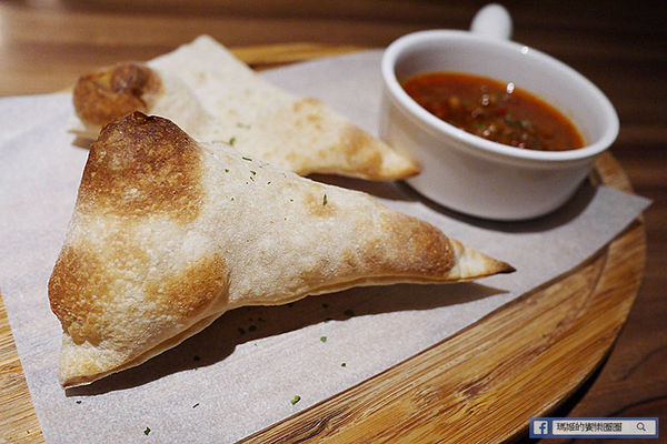 ita 義塔‧創義料理(台北重慶南店)：◆台北中正。捷運台北車站【Ita 義塔創義料理】美味義起來！義大利料理分享餐。排餐。義大利麵。燉飯。披薩