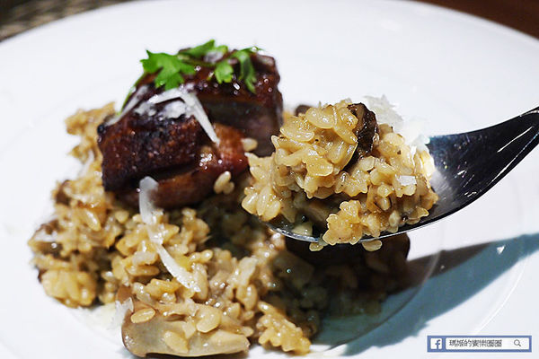 ita 義塔‧創義料理(台北重慶南店)：◆台北中正。捷運台北車站【Ita 義塔創義料理】美味義起來！義大利料理分享餐。排餐。義大利麵。燉飯。披薩