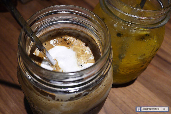 ita 義塔‧創義料理(台北重慶南店)：◆台北中正。捷運台北車站【Ita 義塔創義料理】美味義起來！義大利料理分享餐。排餐。義大利麵。燉飯。披薩