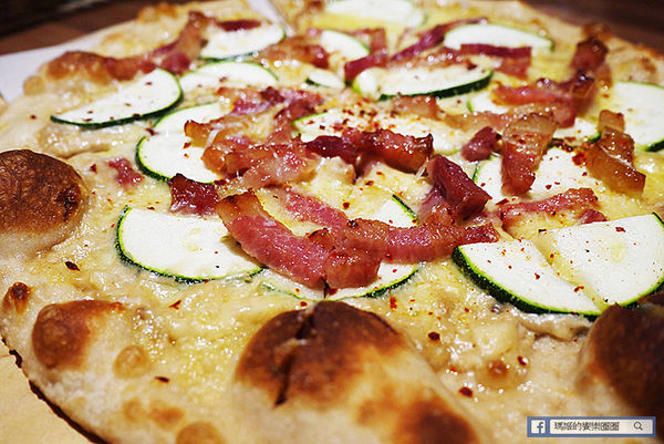 ita 義塔‧創義料理(台北重慶南店)：◆台北中正。捷運台北車站【Ita 義塔創義料理】美味義起來！義大利料理分享餐。排餐。義大利麵。燉飯。披薩