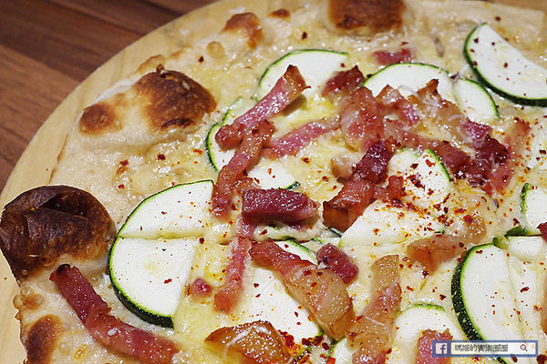 ita 義塔‧創義料理(台北重慶南店)：◆台北中正。捷運台北車站【Ita 義塔創義料理】美味義起來！義大利料理分享餐。排餐。義大利麵。燉飯。披薩