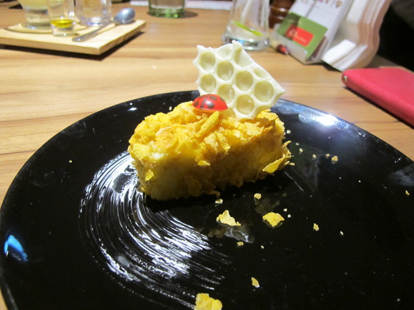 ita 義塔‧創義料理(台北重慶南店)：(食記)王品旗下新秀ita義塔‧創義料理。台北市重慶南路交通便利。餐點表現中規中矩。飲料甜點創意十足滋味普普。