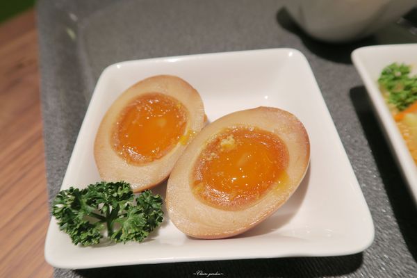 天香樓mini(微風廣場松高店)：台北 捷運市府站 天香樓mini~亞都麗緻經典自助式杭菜