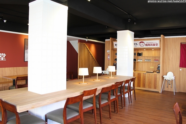 滿燒肉丼食堂(青海店)：滿燒肉丼食堂 (青海店)✪滿滿的肉好幸福~103.12.16