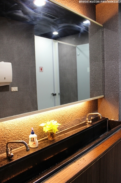 滿燒肉丼食堂(青海店)：滿燒肉丼食堂 (青海店)✪滿滿的肉好幸福~103.12.16