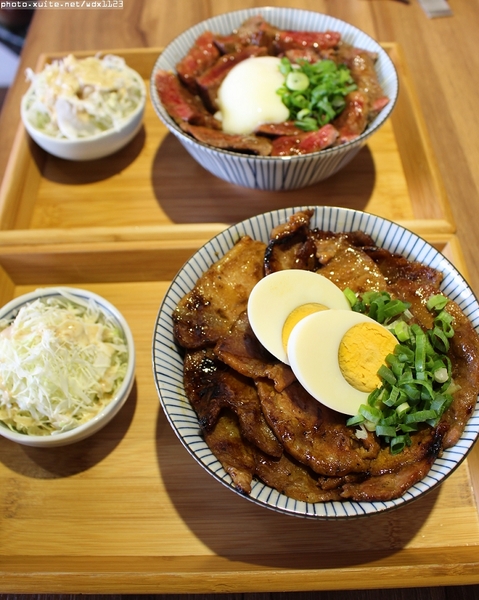 滿燒肉丼食堂(青海店)：滿燒肉丼食堂 (青海店)✪滿滿的肉好幸福~103.12.16