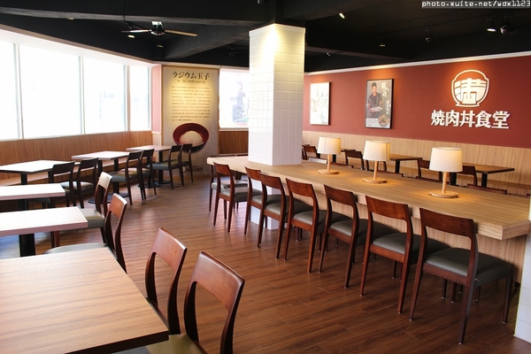 滿燒肉丼食堂(青海店)：滿燒肉丼食堂 (青海店)✪滿滿的肉好幸福~103.12.16