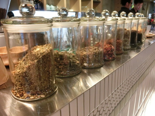 Fabrica 椅子：《口碑券》Fabrica 椅子│創意十足咖啡廳 創出獨特口味的分子雪糕@信義安和站