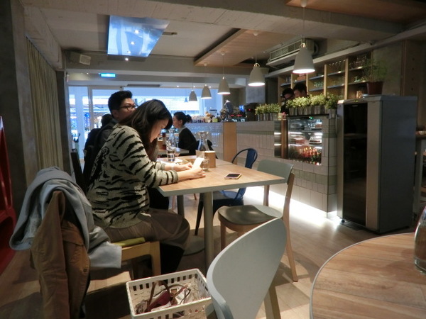 Fabrica 椅子：《口碑券》Fabrica 椅子│創意十足咖啡廳 創出獨特口味的分子雪糕@信義安和站