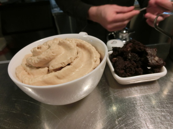 Fabrica 椅子：《口碑券》Fabrica 椅子│創意十足咖啡廳 創出獨特口味的分子雪糕@信義安和站