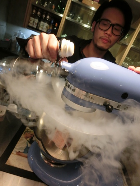 Fabrica 椅子：《口碑券》Fabrica 椅子│創意十足咖啡廳 創出獨特口味的分子雪糕@信義安和站