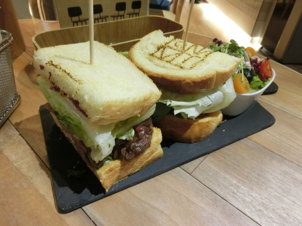 Fabrica 椅子：《口碑券》Fabrica 椅子│創意十足咖啡廳 創出獨特口味的分子雪糕@信義安和站