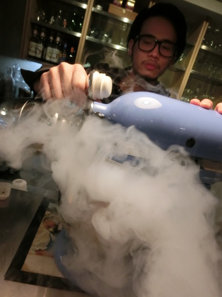 Fabrica 椅子：《口碑券》Fabrica 椅子│創意十足咖啡廳 創出獨特口味的分子雪糕@信義安和站