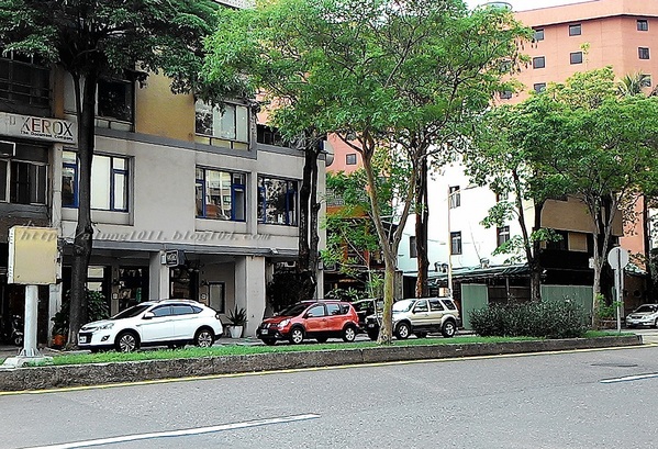 MERCI：小小的餐酒館，有感的氛圍~            ..MERCI