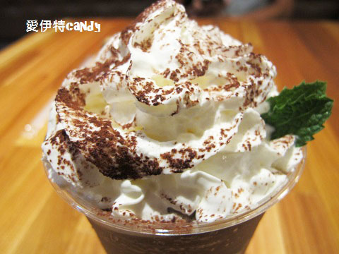 星品咖啡Sparkles Café  & Brunch：『台中東海_星品咖啡SparklesCaféBrunch』迪克蛋液流出來啦！！！雞腿排肉嫩多汁，水果茶酸甜好喝~~