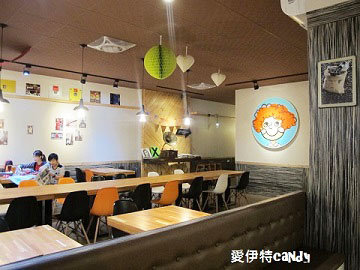 星品咖啡Sparkles Café  & Brunch：『台中東海_星品咖啡SparklesCaféBrunch』迪克蛋液流出來啦！！！雞腿排肉嫩多汁，水果茶酸甜好喝~~