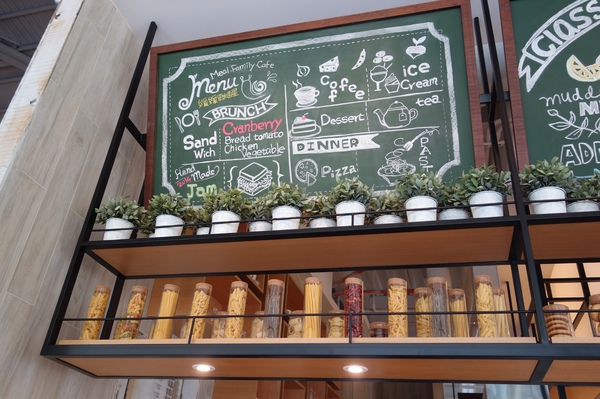 叉子ㄨ子：1031125[官本金文愛台灣]台中市西屯區叉子ㄨ子X子輕井澤新品牌挑高大空間有沙坑可玩耍現做美食拍照的好所在市議會旁