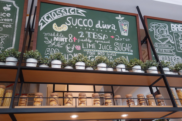 叉子ㄨ子：1031125[官本金文愛台灣]台中市西屯區叉子ㄨ子X子輕井澤新品牌挑高大空間有沙坑可玩耍現做美食拍照的好所在市議會旁