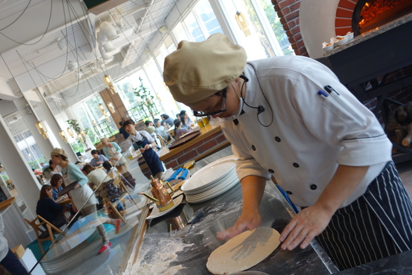 叉子ㄨ子：1031125[官本金文愛台灣]台中市西屯區叉子ㄨ子X子輕井澤新品牌挑高大空間有沙坑可玩耍現做美食拍照的好所在市議會旁