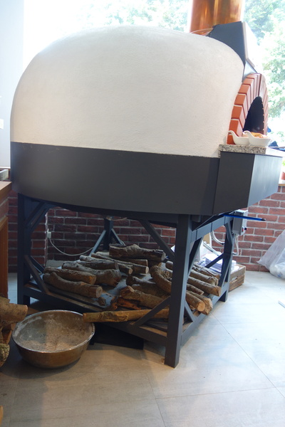 叉子ㄨ子：1031125[官本金文愛台灣]台中市西屯區叉子ㄨ子X子輕井澤新品牌挑高大空間有沙坑可玩耍現做美食拍照的好所在市議會旁