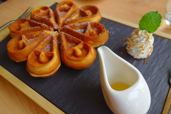 叉子ㄨ子：1031125[官本金文愛台灣]台中市西屯區叉子ㄨ子X子輕井澤新品牌挑高大空間有沙坑可玩耍現做美食拍照的好所在市議會旁