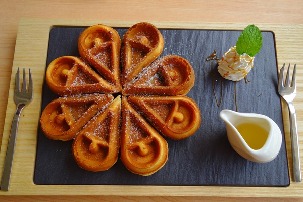 叉子ㄨ子：1031125[官本金文愛台灣]台中市西屯區叉子ㄨ子X子輕井澤新品牌挑高大空間有沙坑可玩耍現做美食拍照的好所在市議會旁