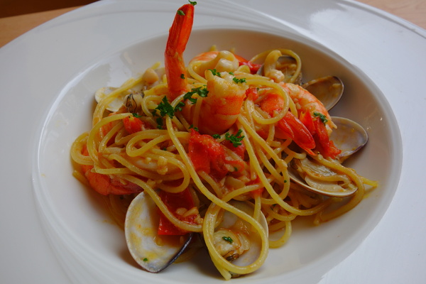 叉子ㄨ子：1031125[官本金文愛台灣]台中市西屯區叉子ㄨ子X子輕井澤新品牌挑高大空間有沙坑可玩耍現做美食拍照的好所在市議會旁