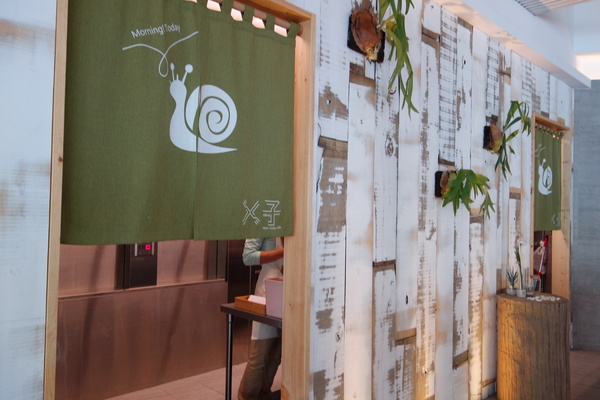 叉子ㄨ子：1031125[官本金文愛台灣]台中市西屯區叉子ㄨ子X子輕井澤新品牌挑高大空間有沙坑可玩耍現做美食拍照的好所在市議會旁