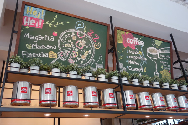 叉子ㄨ子：1031125[官本金文愛台灣]台中市西屯區叉子ㄨ子X子輕井澤新品牌挑高大空間有沙坑可玩耍現做美食拍照的好所在市議會旁