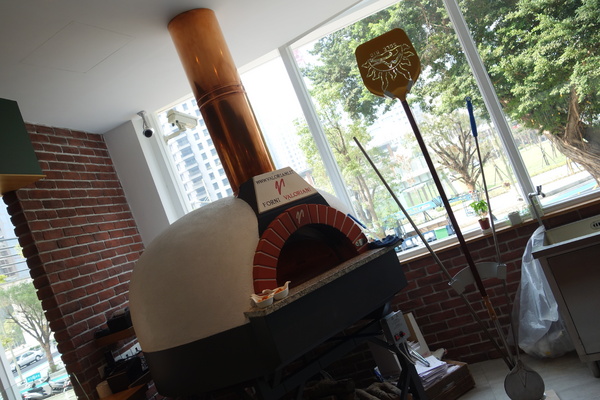 叉子ㄨ子：1031125[官本金文愛台灣]台中市西屯區叉子ㄨ子X子輕井澤新品牌挑高大空間有沙坑可玩耍現做美食拍照的好所在市議會旁