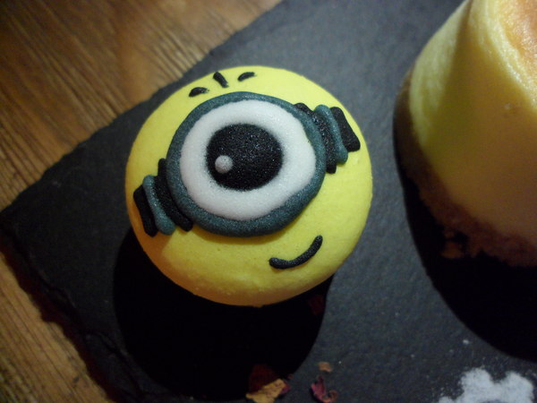 Love Peace Cafe：【台中西屯．下午茶】Love Peace Cafe ☆ 手工造型卡通馬卡龍 ☆ 甜而不膩多種選擇