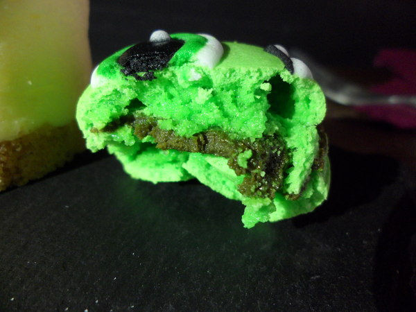 Love Peace Cafe：【台中西屯．下午茶】Love Peace Cafe ☆ 手工造型卡通馬卡龍 ☆ 甜而不膩多種選擇