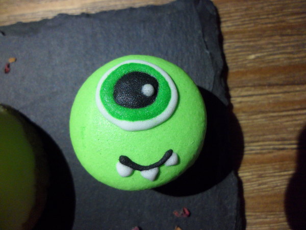 Love Peace Cafe：【台中西屯．下午茶】Love Peace Cafe ☆ 手工造型卡通馬卡龍 ☆ 甜而不膩多種選擇