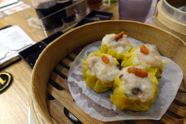 添好運台灣 Timhowan Taiwan(信義店A8 B2):(胖樺食記)平價米其林一星餐廳「添好運台灣 Timhowan Taiwan」。信義新光三越A8館B2/酥皮焗叉燒包/港式飲茶