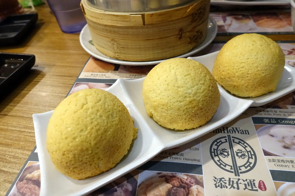 添好運台灣 Timhowan Taiwan(信義店A8 B2):(胖樺食記)平價米其林一星餐廳「添好運台灣 Timhowan Taiwan」。信義新光三越A8館B2/酥皮焗叉燒包/港式飲茶