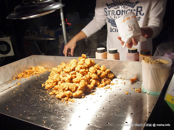 環中觀光夜市:【景點】台中環中觀光夜市@西屯 : 7000坪大容量的新夜市?!停車方便,攤位沒有經貿多,感覺比較接近龍富…